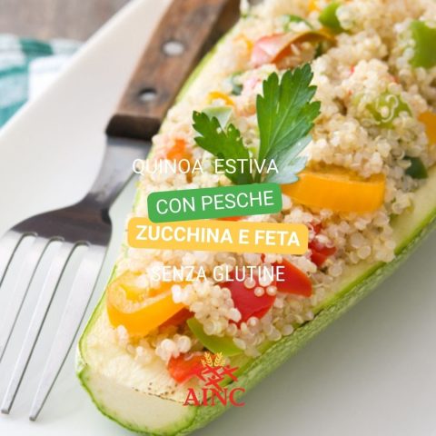 Quinoa estiva con pesche, zucchine e feta